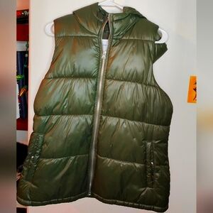 Green Old Navy Vest fall season size Medium